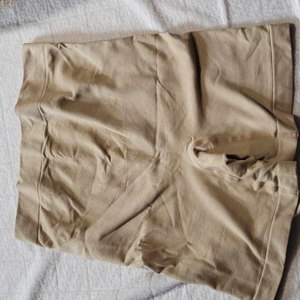 Maternity shapewear